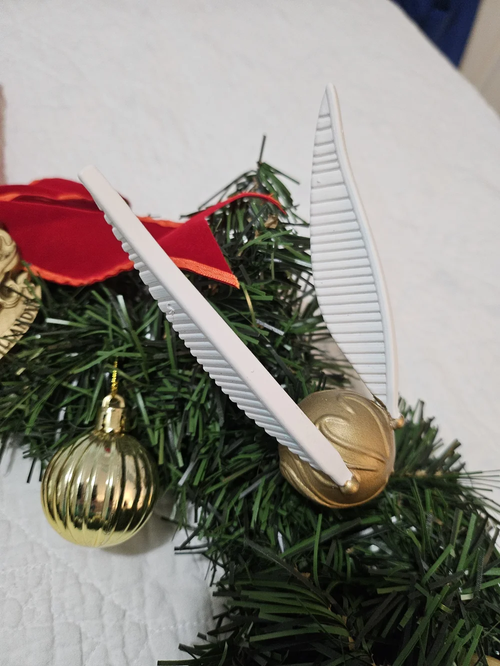 Hogwarts Golden Quidditch Wreath with Red Bow - Holiday Home Decor